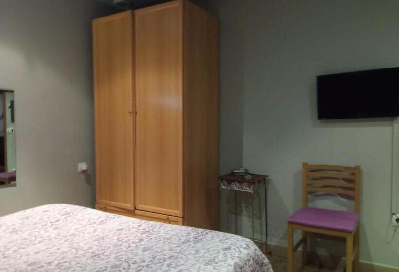 اتاق لوکس, Hostal Happystay