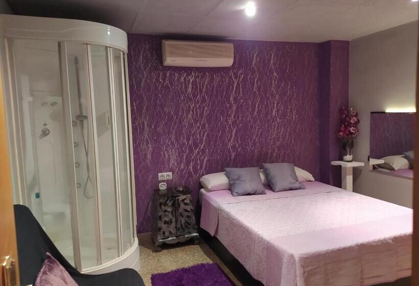 اتاق لوکس, Hostal Happystay