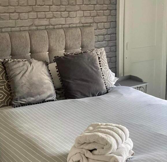 اتاق استاندارد با سرویس بهداشتی مشترک, The Beach House