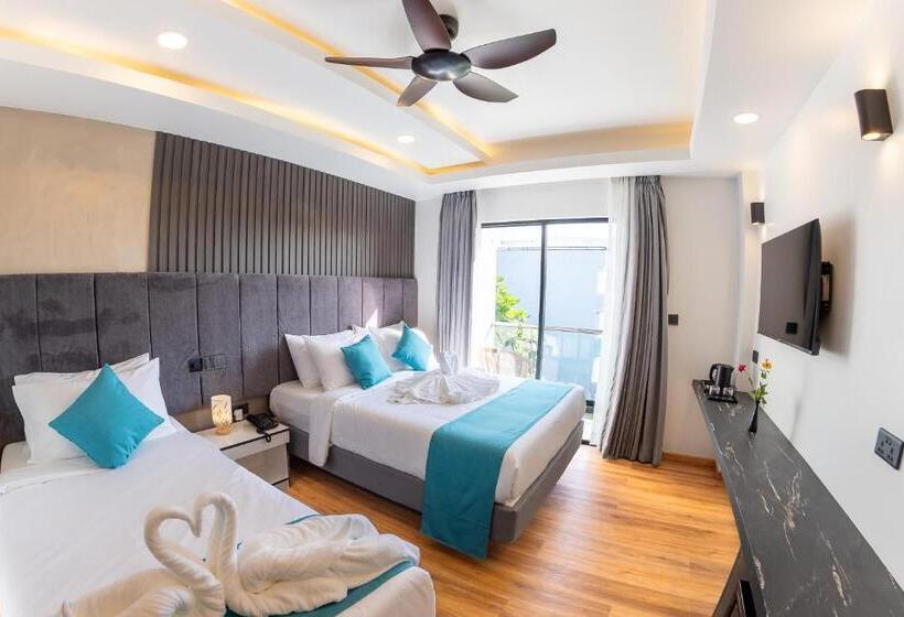 オーシャンビューデラックスルーム, Whaleshark Beach