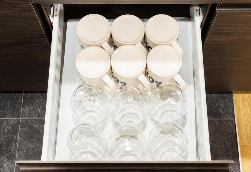 Люкс, Section L Ueno Hirokoji