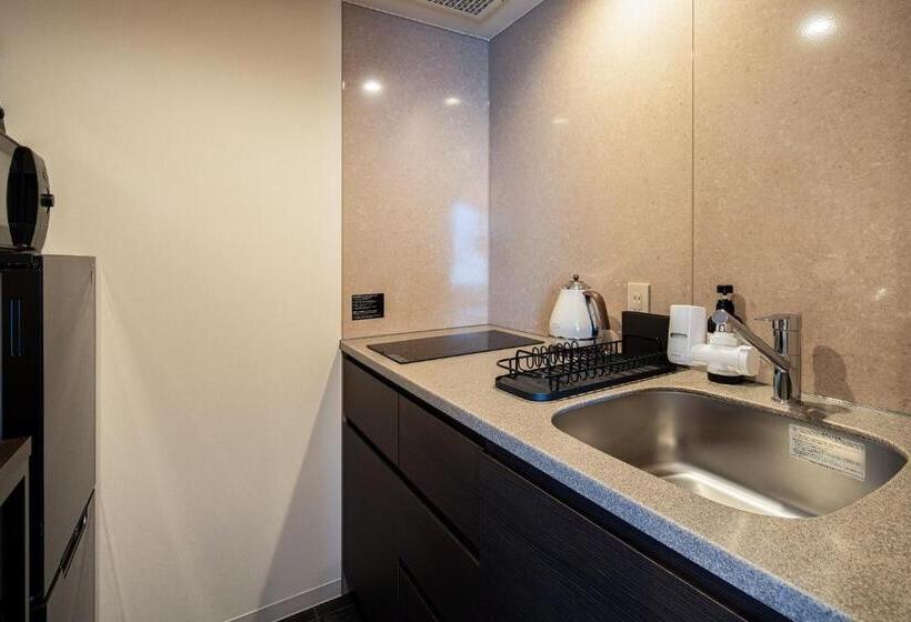 Люкс, Section L Ueno Hirokoji