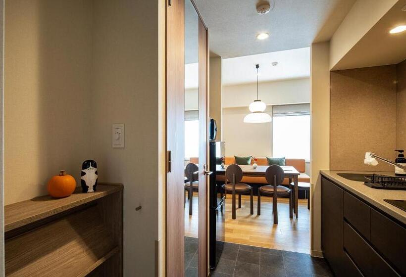 Студия Deluxe, Section L Ueno Hirokoji