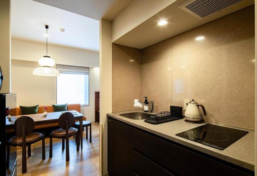 Студия Deluxe, Section L Ueno Hirokoji