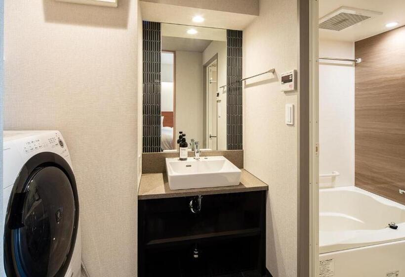 Студия Deluxe, Section L Ueno Hirokoji