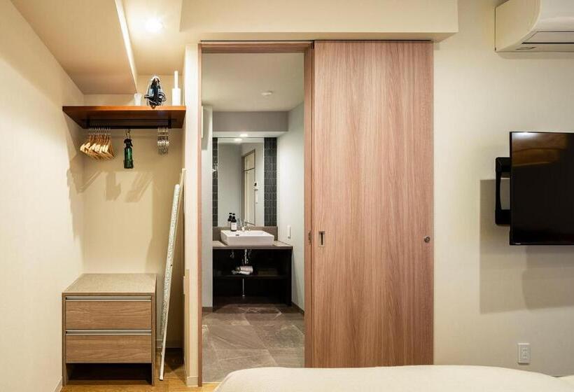 Студия Deluxe, Section L Ueno Hirokoji