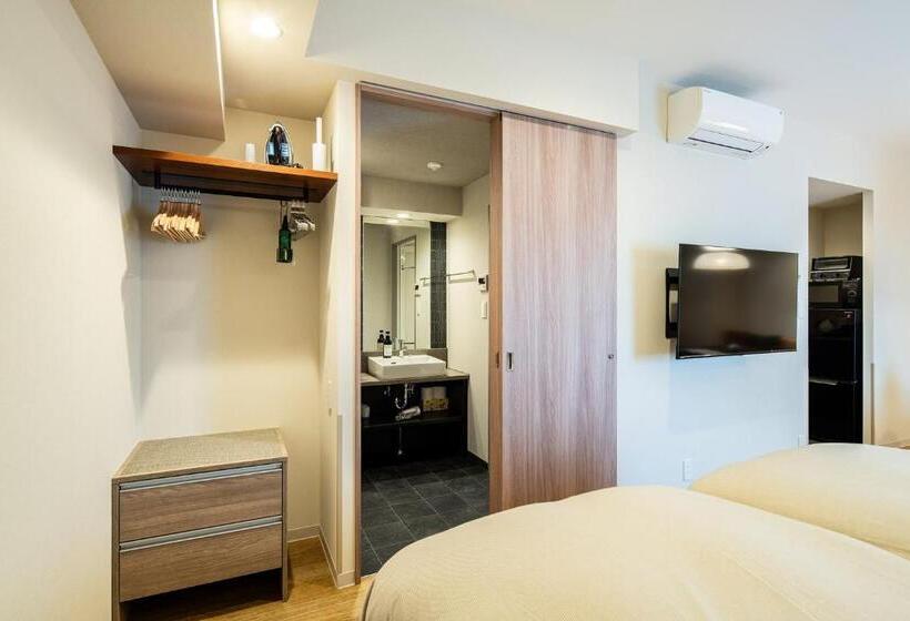 Студия Deluxe, Section L Ueno Hirokoji