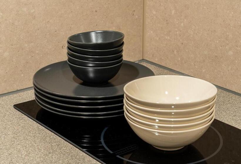 Семейное Студио, Section L Ueno Hirokoji