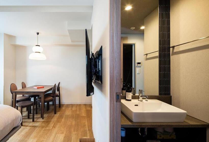 Семейное Студио, Section L Ueno Hirokoji