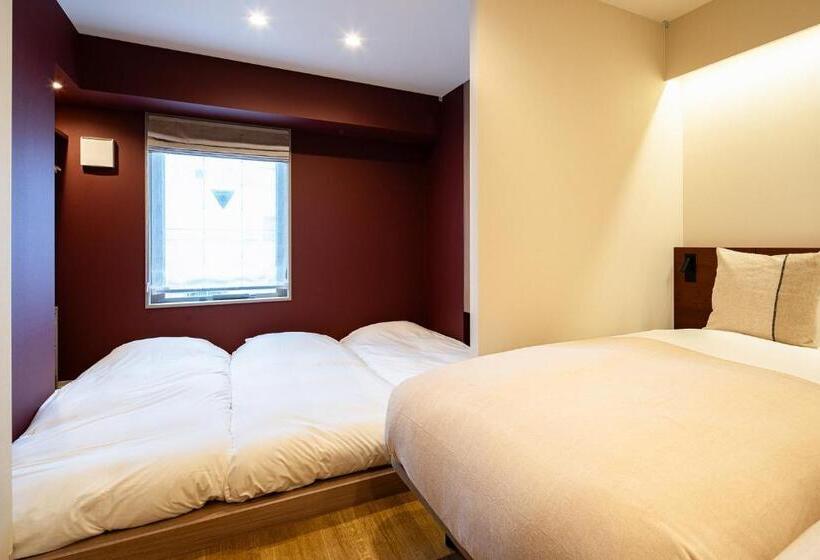 Семейное Студио, Section L Ueno Hirokoji