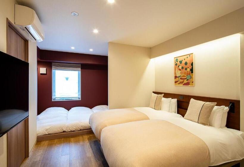 Семейное Студио, Section L Ueno Hirokoji