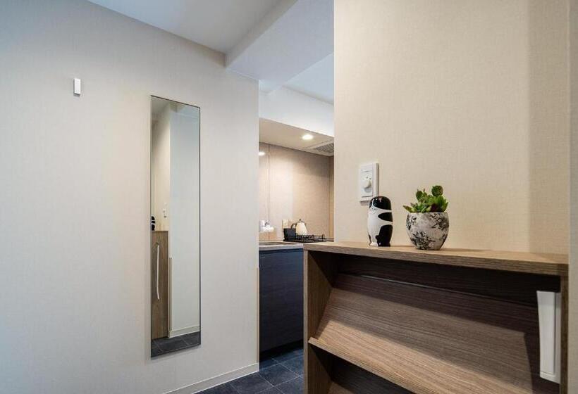 Семейное Студио, Section L Ueno Hirokoji