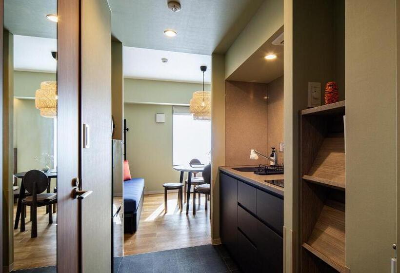 Студия Стандарт, Section L Ueno Hirokoji