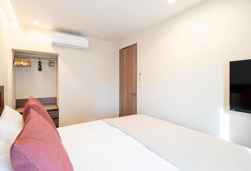 Люкс, Section L Ueno Hirokoji