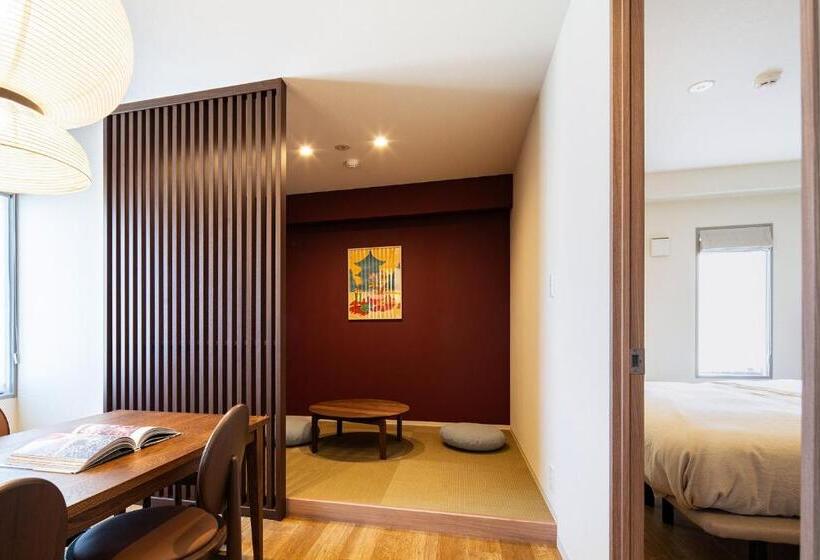 Люкс, Section L Ueno Hirokoji