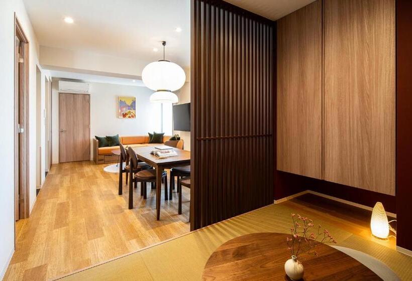 Люкс, Section L Ueno Hirokoji