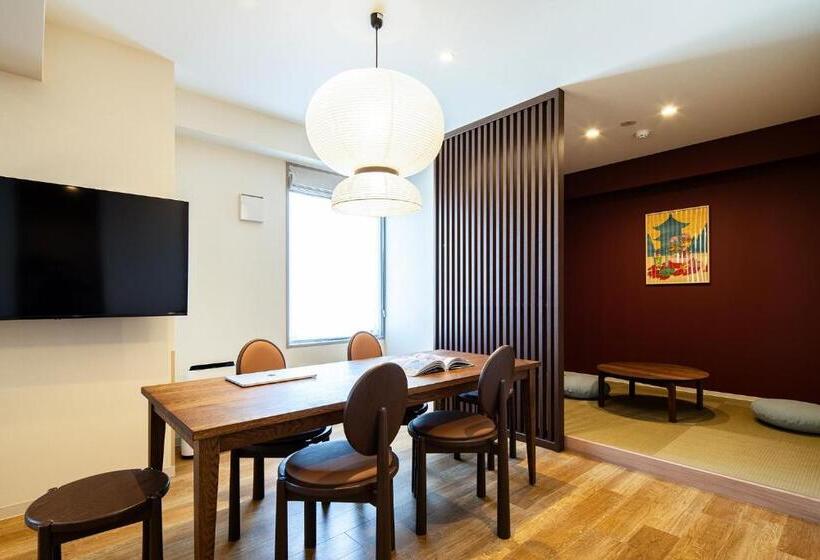 Люкс, Section L Ueno Hirokoji