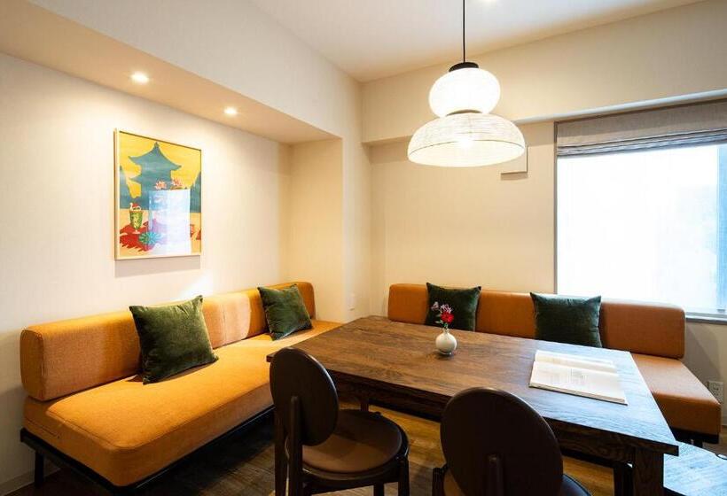 Студия Deluxe, Section L Ueno Hirokoji