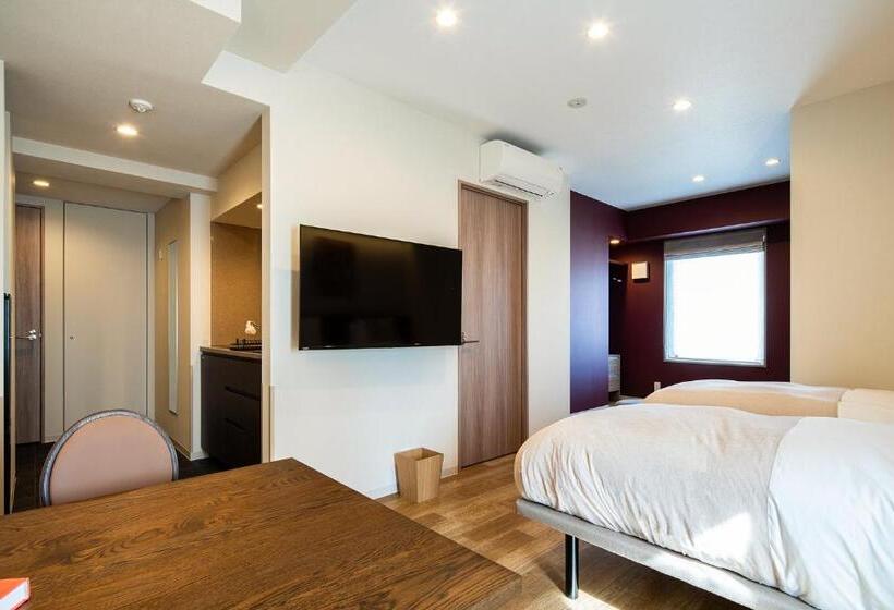 Семейное Студио, Section L Ueno Hirokoji