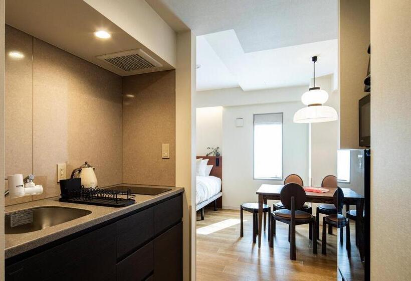 Семейное Студио, Section L Ueno Hirokoji