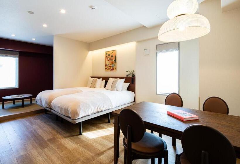 Семейное Студио, Section L Ueno Hirokoji