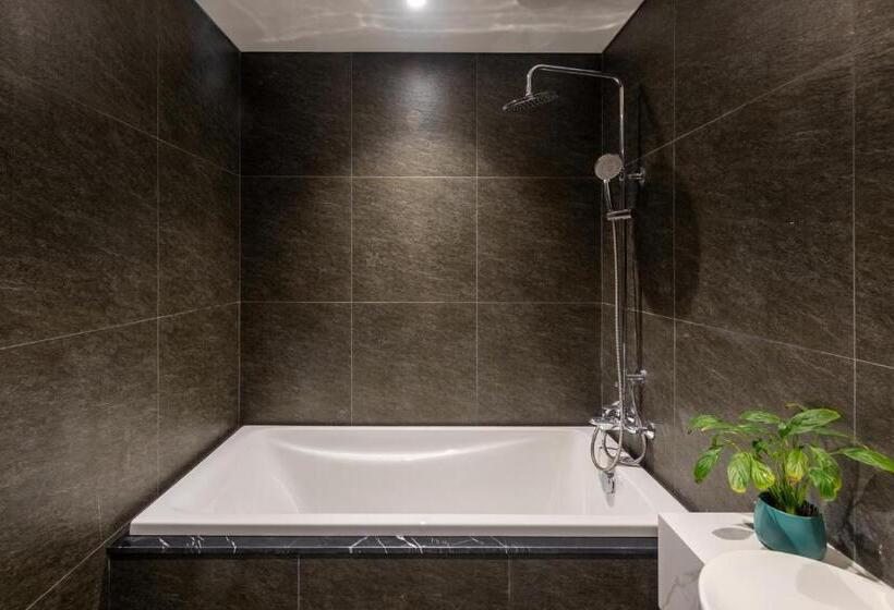 استودیوی سوپریور, Taiyo Hotel & Apartment