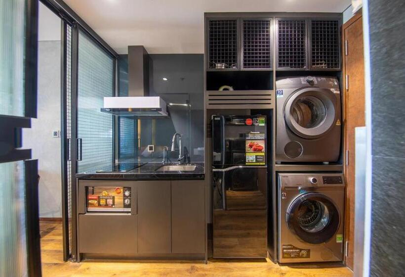 استودیوی سوپریور, Taiyo Hotel & Apartment