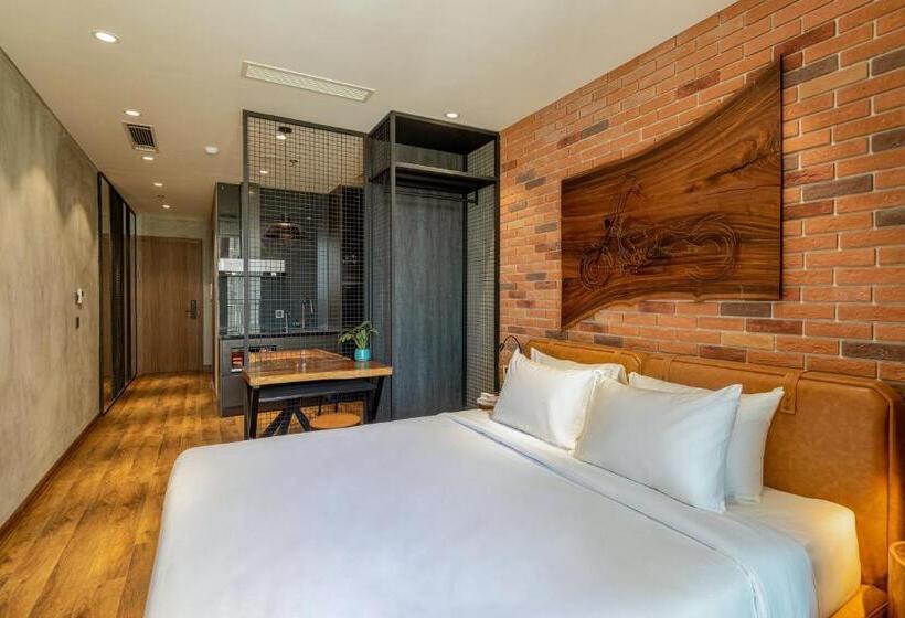 استودیوی سوپریور, Taiyo Hotel & Apartment