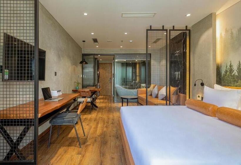 استودیوی لوکس, Taiyo Hotel & Apartment