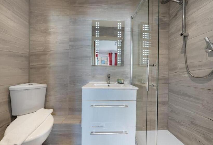 חדר משפתחתי סופריור, The Buross Aldgate