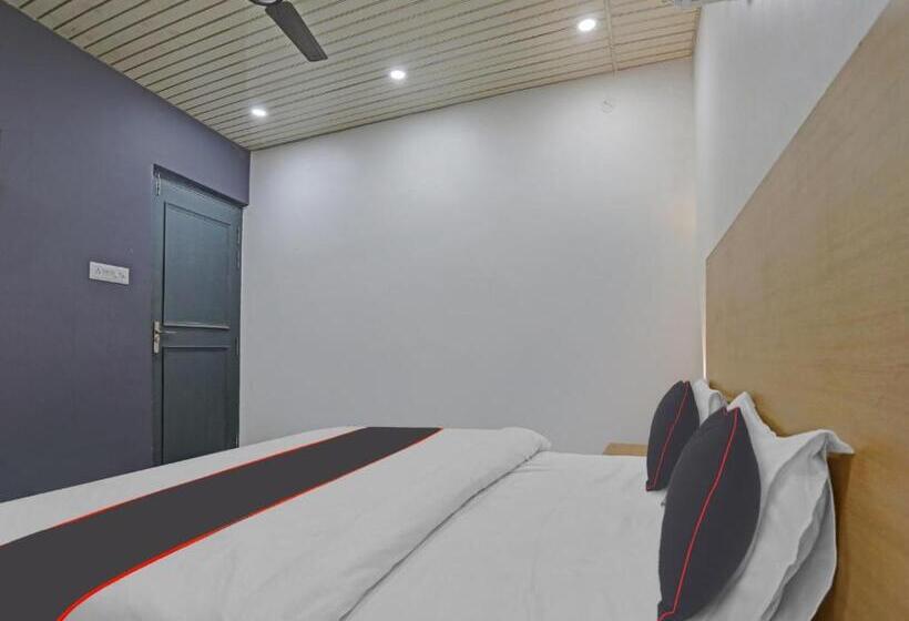 اتاق کلاسیک سه تخته, Collection O Hotel Shubharambh
