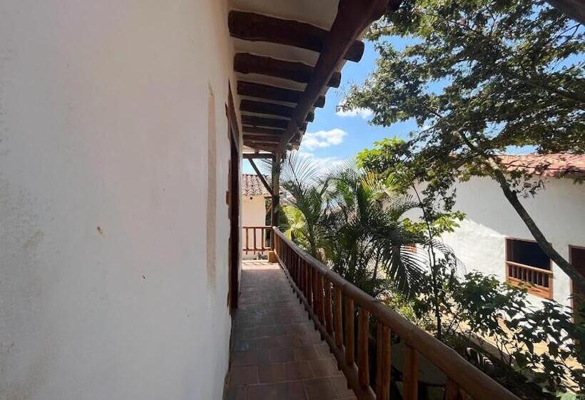 جناح عائلي, Eco