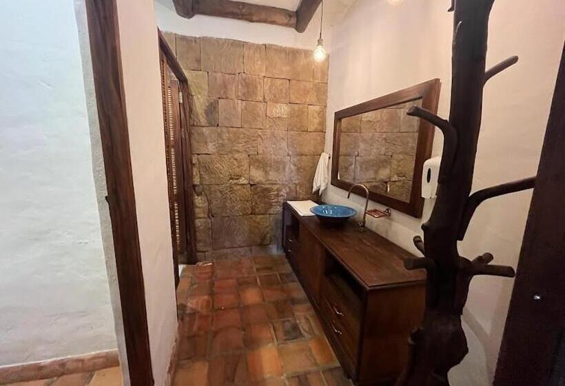 جناح عائلي, Eco