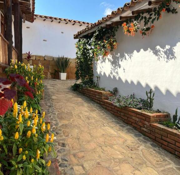 جناح عائلي, Eco