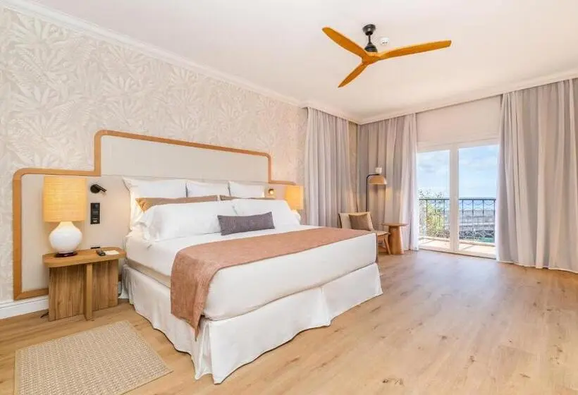 Deluxe Suite Sea View, Dreams Madeira Resort Spa & Marina