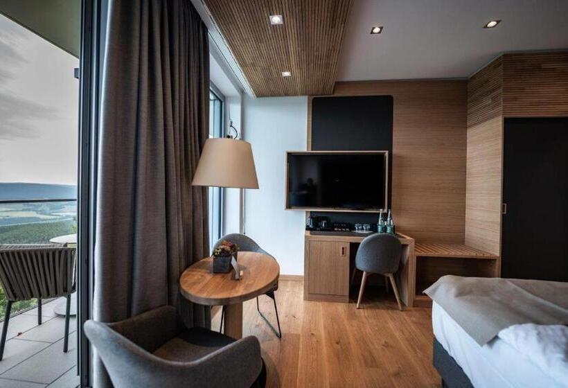 غرفة ديلوكس مزودة بشرفة, Kulmberghaus Resort