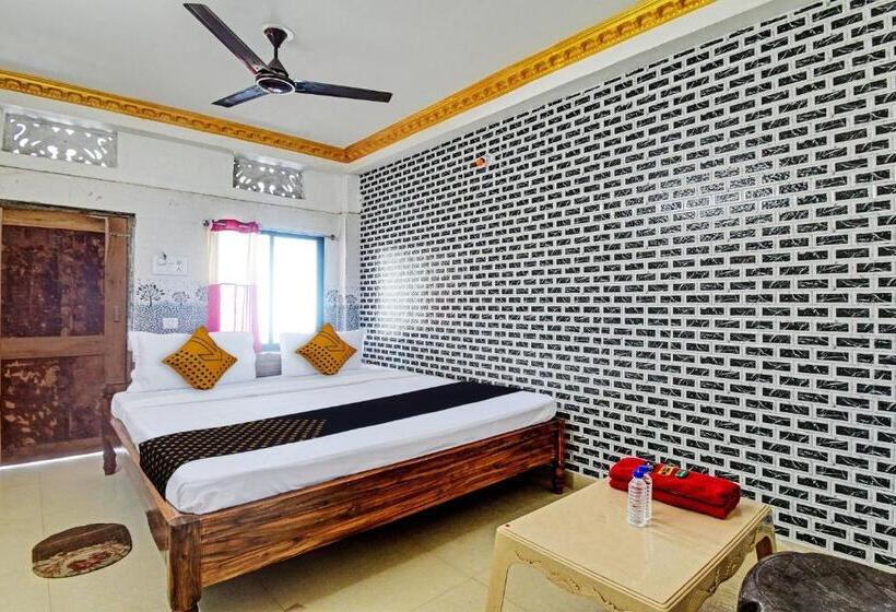 トリプルクラシックルーム, Spot On Sri Ram Guest House