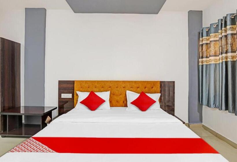 三人经典房间, Oyo Flagship Hotel Navrang