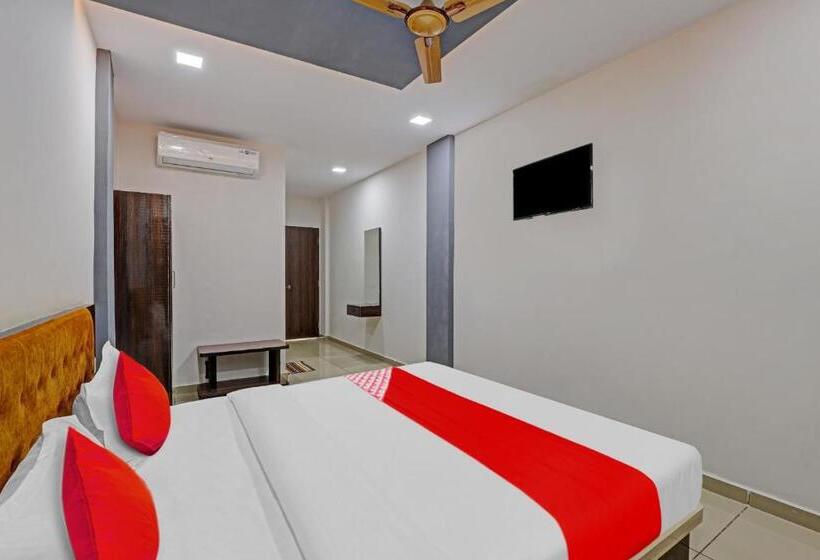 חדר קלאסי לשלושה, Oyo Flagship Hotel Navrang