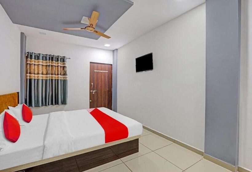 חדר קלאסי לשלושה, Oyo Flagship Hotel Navrang