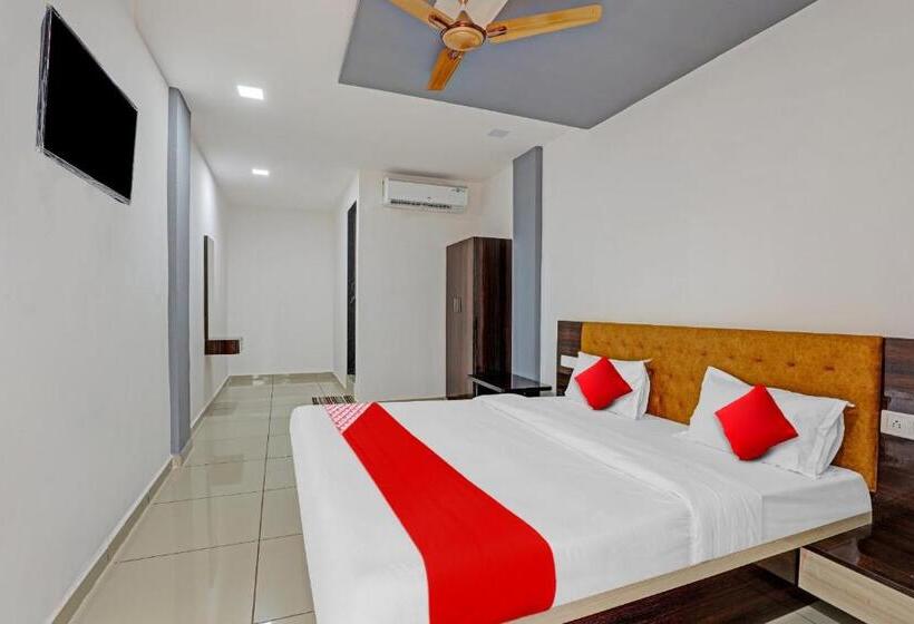 חדר קלאסי לשלושה, Oyo Flagship Hotel Navrang