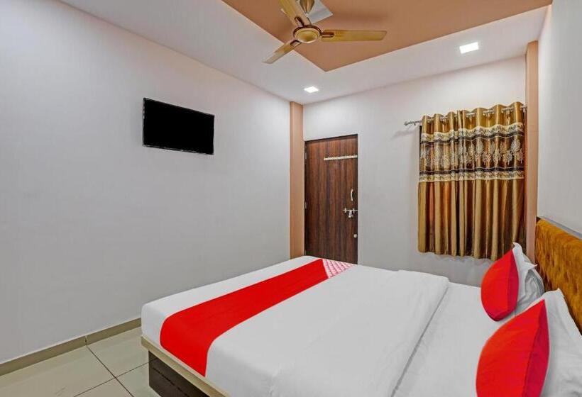 חדר קלאסי לשלושה, Oyo Flagship Hotel Navrang