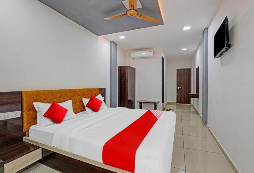 חדר קלאסי לשלושה, Oyo Flagship Hotel Navrang