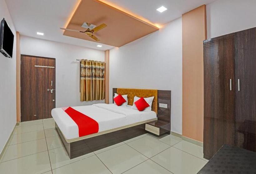 חדר קלאסי לשלושה, Oyo Flagship Hotel Navrang