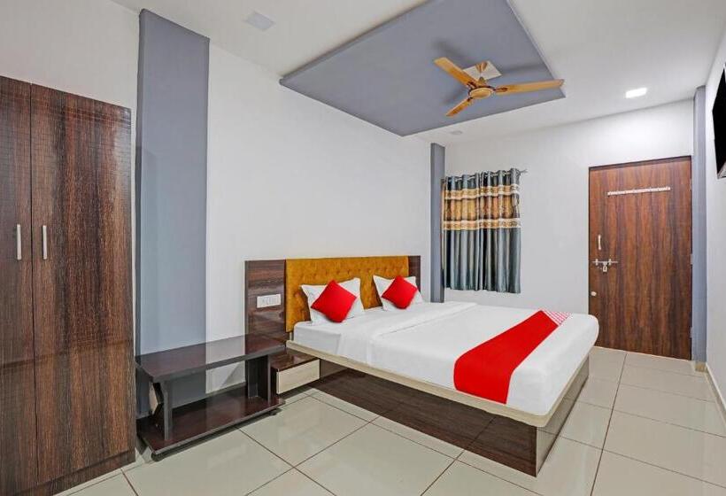 חדר קלאסי לשלושה, Oyo Flagship Hotel Navrang