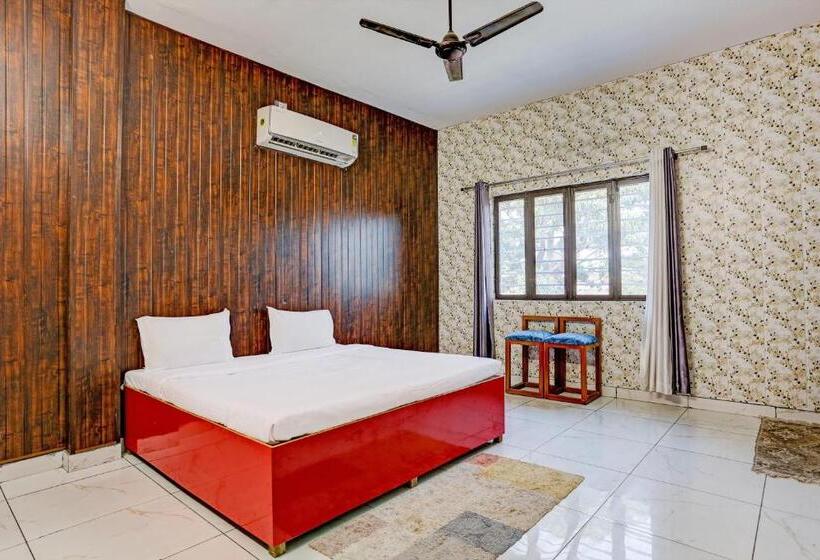 Трехместный Номер Классика, Oyo Hotel The Selaqui Paradise