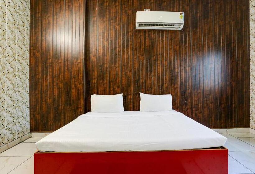 Трехместный Номер Классика, Oyo Hotel The Selaqui Paradise