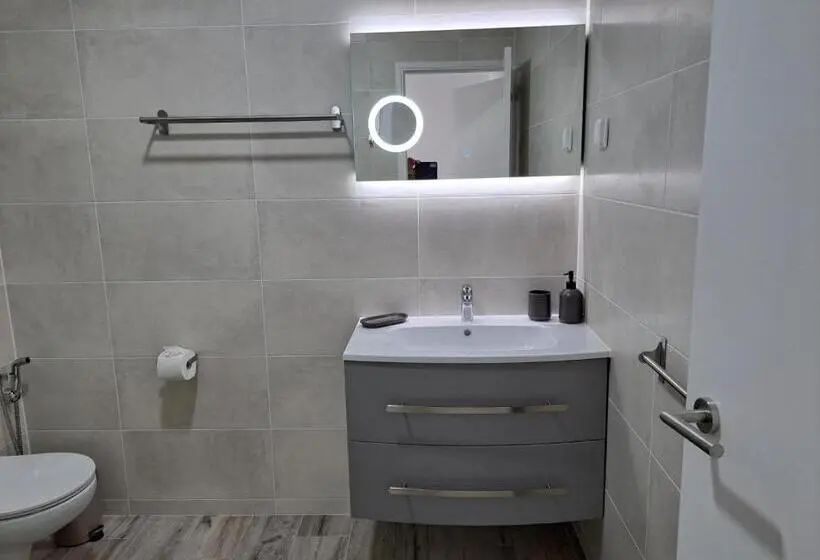 استودیو اجرایی, Amigos Para Sempre Casa De Hóspedes