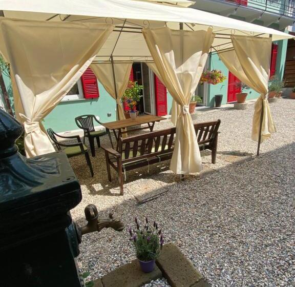 اتاق لوکس با چشم‌انداز باغ, Notte Di Note   Home Hospitality