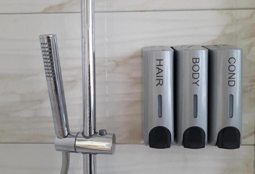 اتاق لوکس با چشم‌انداز باغ, Notte Di Note   Home Hospitality